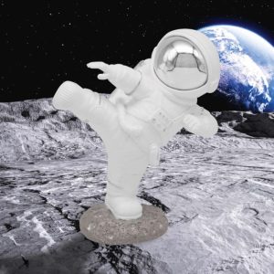 karate astronaut figurine 16x9x20cm