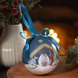 nativity set of 7 baubles