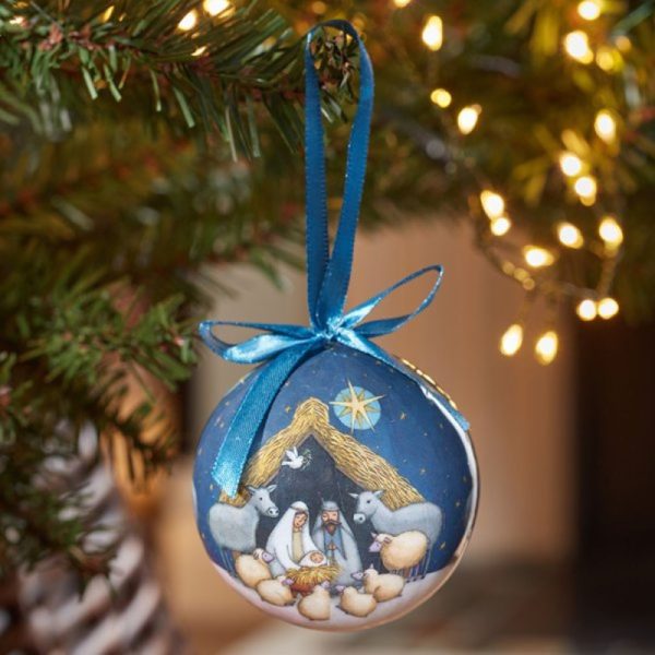 nativity set of 7 baubles